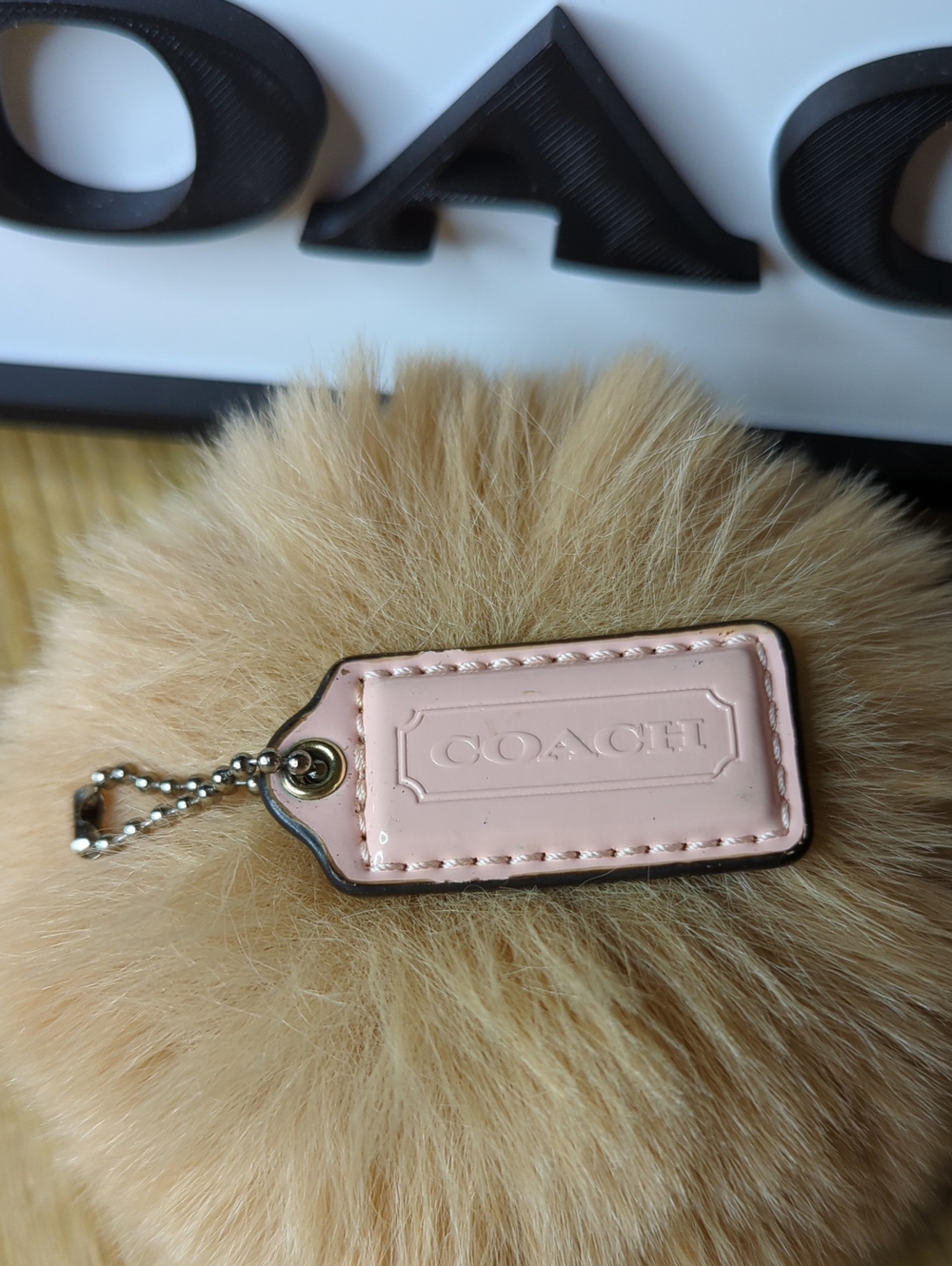 (0011) COACH Pink Patent Leather Hang Tag